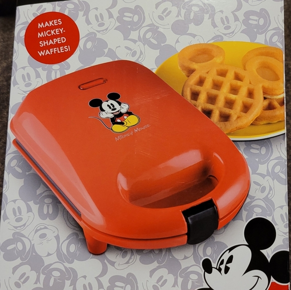 Disney Mickey Mouse Red Waffle Maker Non-stick Mickey Shaped Belgium NIB - Picture 10 of 11